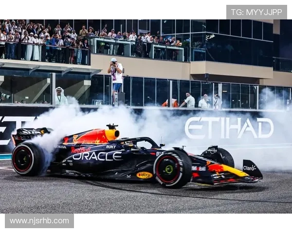 F1赛季末冲刺：顶尖车队角逐冠军宝座 激烈竞争即将决出胜者