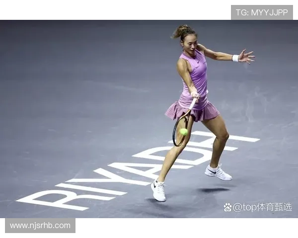 网球赛季激战正酣,全球顶级选手争夺年度总决赛席位 网球赛季激战正酣,全球顶级选手争夺年度总决赛席位