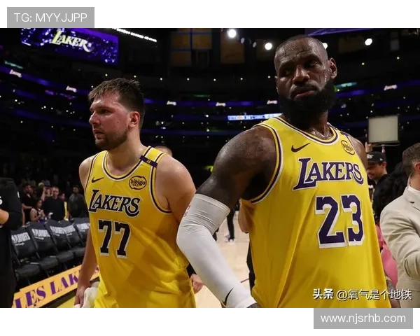 詹姆斯复出助湖人力克勇士 小将表现惊艳助球队逆袭胜利