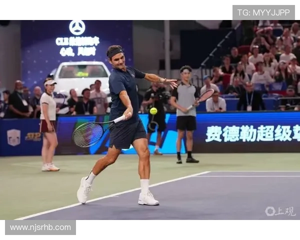 费德勒宣布退役后首度亮相公开赛 网球界迎来新纪元